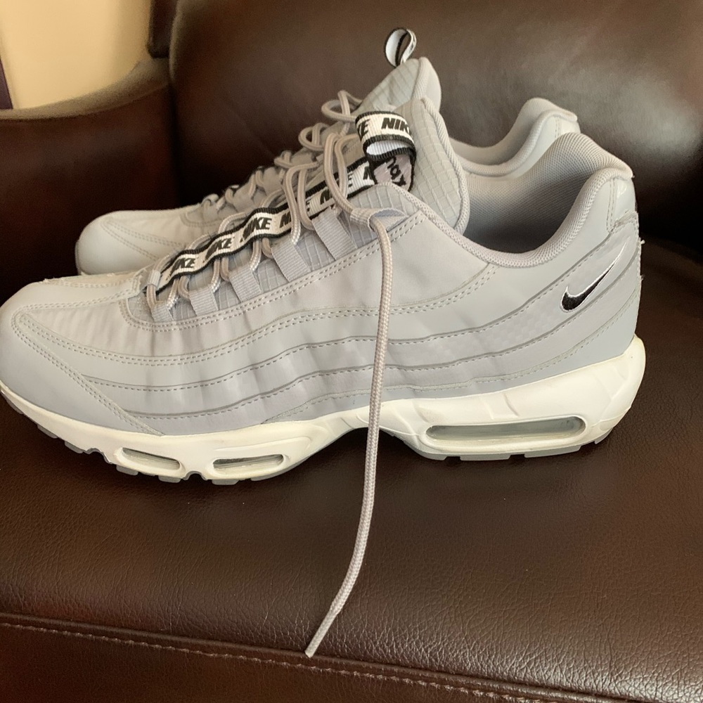 Gym shoes